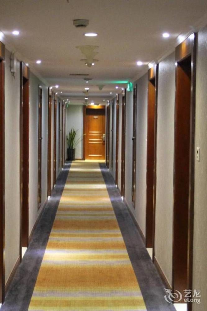 Heyi Hotel 4*