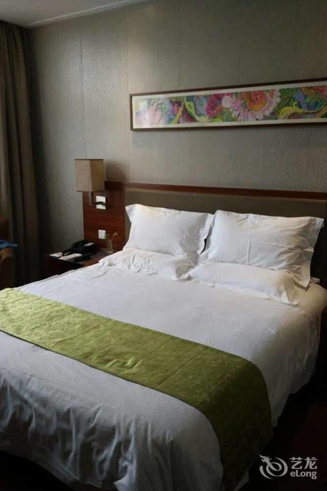 Heyi 4* Shanghai